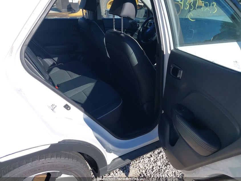 2022 Hyundai Venue Limited VIN: KMHRC8A34NU166569 Lot: 43377213