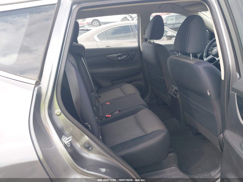 2017 NISSAN ROGUE S JN8AT2MV8HW009880