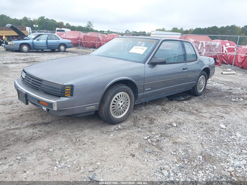 1G3EZ1135HU306920 1987 OLDSMOBILE TORONADO photo no. 2