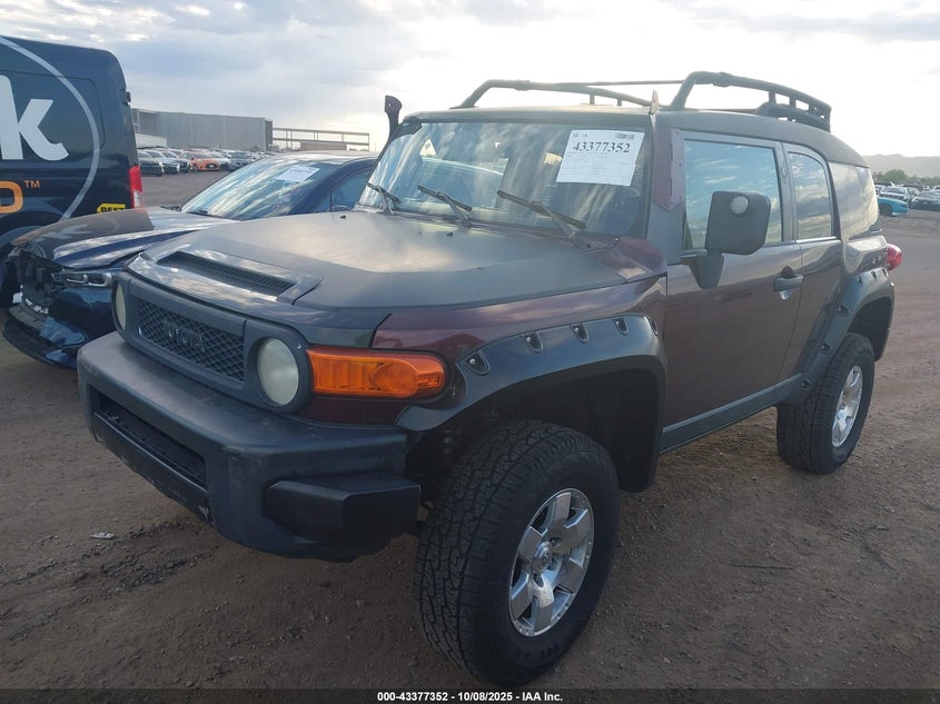 JTEBU11F470071603 2007 TOYOTA FJ CRUISER photo no. 2