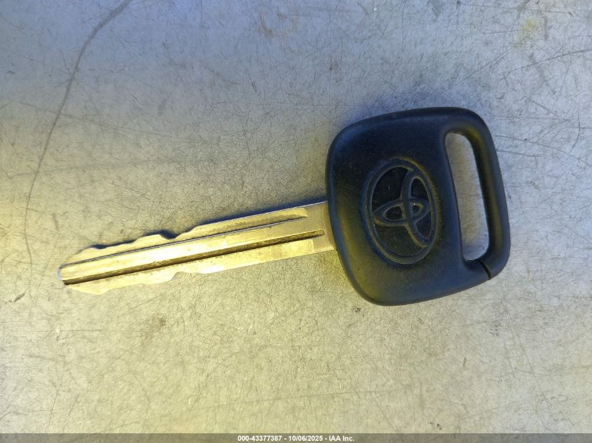 2000 Toyota Avalon Xl VIN: 4T1BF28B6YU111662 Lot: 43377387