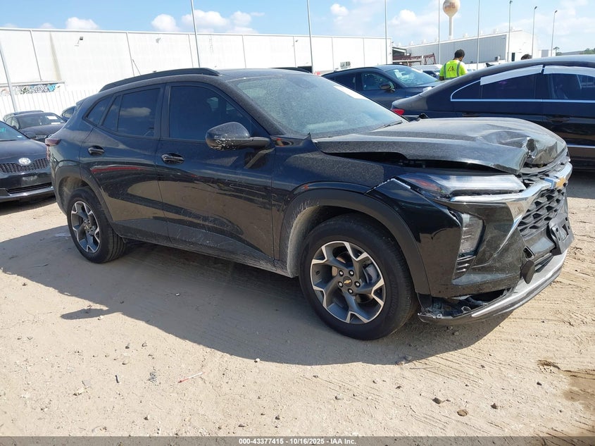 CHEVROLET TRAX FWD LT