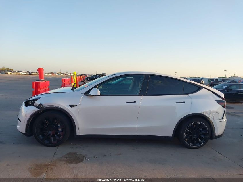 2024 Tesla Model Y Long Range Dual Motor All-Wheel Drive VIN: 7SAYGAEE4RF039040 Lot: 43377702