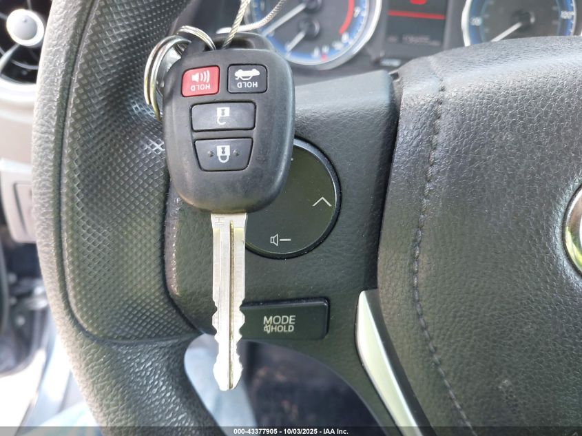 2018 Toyota Corolla Le VIN: 5YFBURHE3JP811669 Lot: 43377905