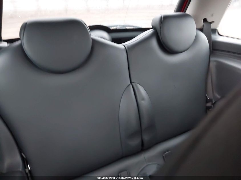 2006 Mini Cooper S VIN: WMWRE33566TJ38647 Lot: 43377938