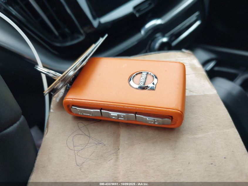 2024 Volvo Xc60 B5 Core Dark Theme VIN: YV4L12RK6R1878451 Lot: 43378051