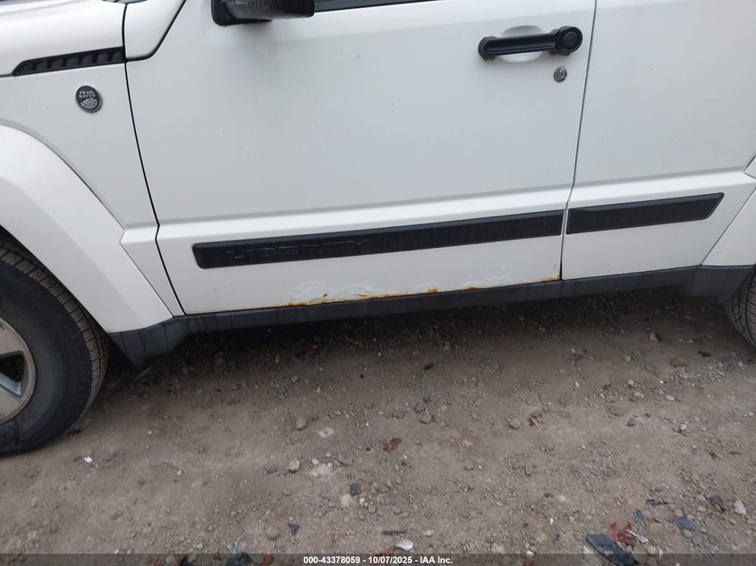 2008 Jeep Liberty Sport VIN: 1J8GN28K48W288012 Lot: 43378059