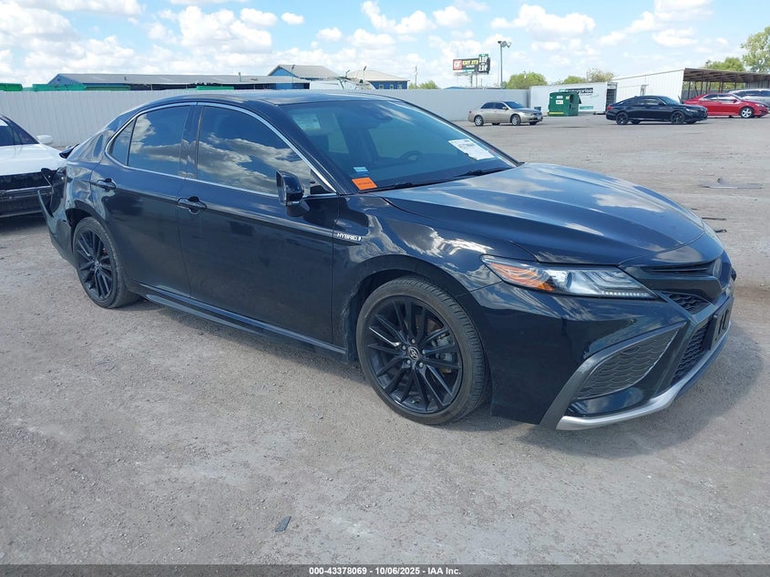 TOYOTA CAMRY HYBRID XSE HYBRID