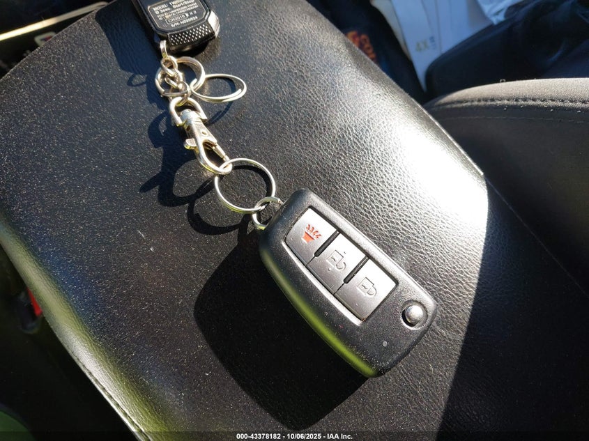 2015 NISSAN ROGUE S KNMAT2MV8FP565156