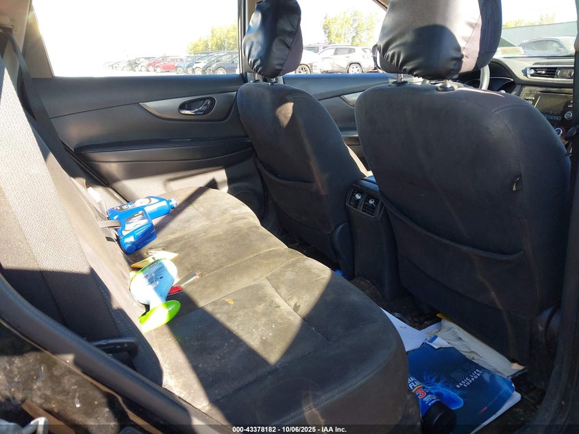 2015 NISSAN ROGUE S KNMAT2MV8FP565156