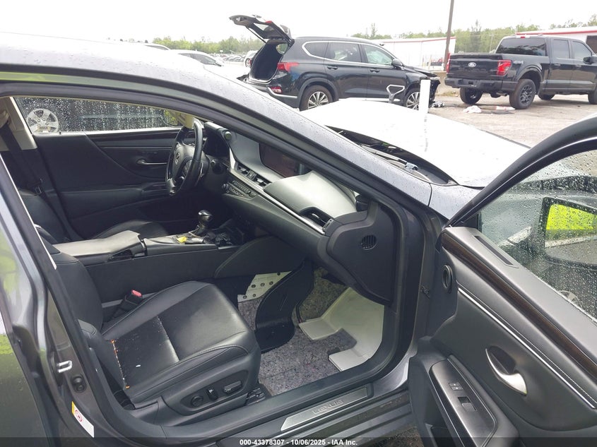 2019 LEXUS ES 300H JTHB21B17K2007855