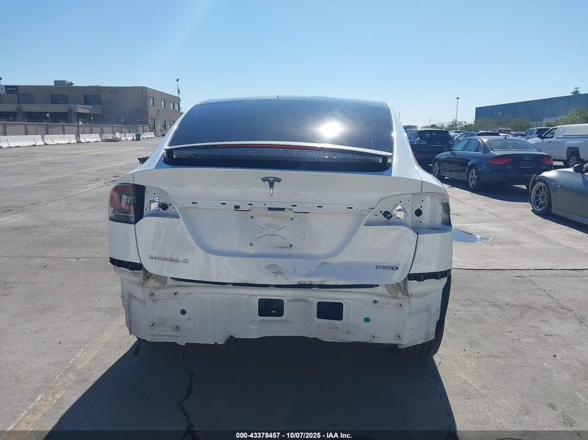 2018 Tesla Model X 100D/75D/P100D VIN: 5YJXCAE20JF127078 Lot: 43378457