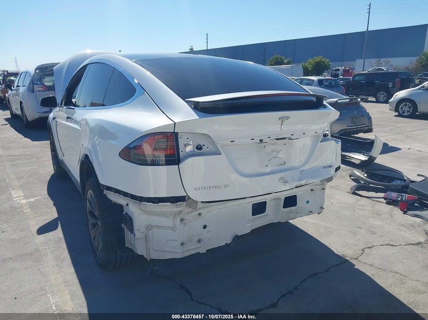 2018 Tesla Model X 100D/75D/P100D VIN: 5YJXCAE20JF127078 Lot: 43378457