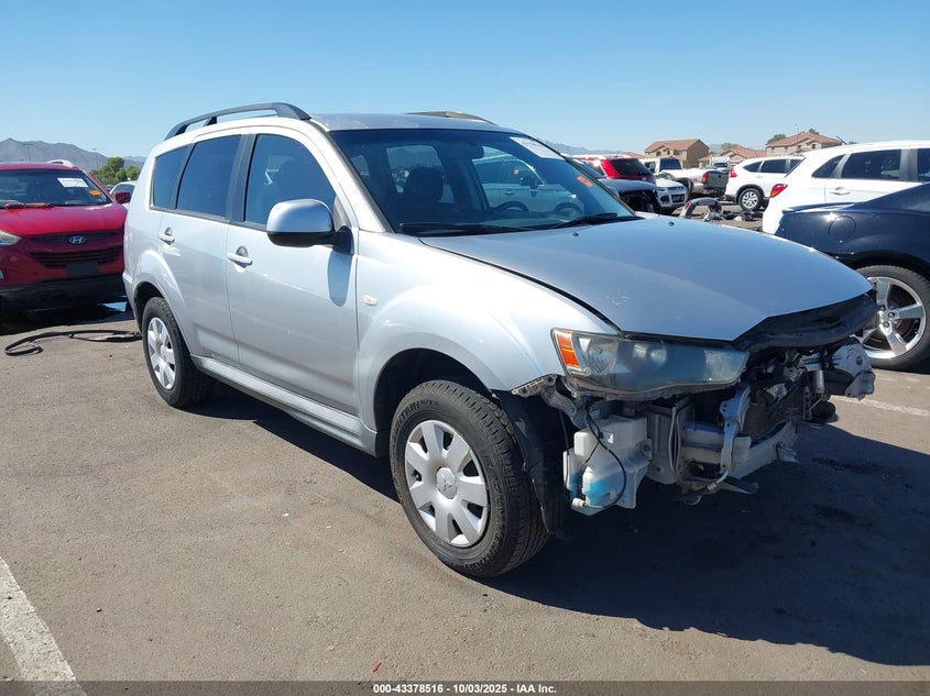 MITSUBISHI OUTLANDER ES