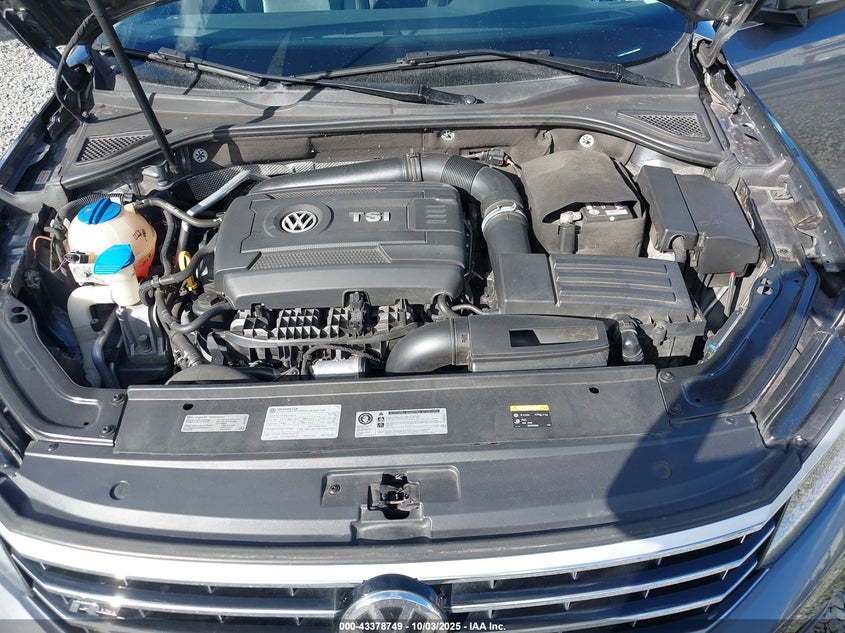 2017 VOLKSWAGEN PASSAT 1.8T R-LINE 1VWDT7A38HC059590