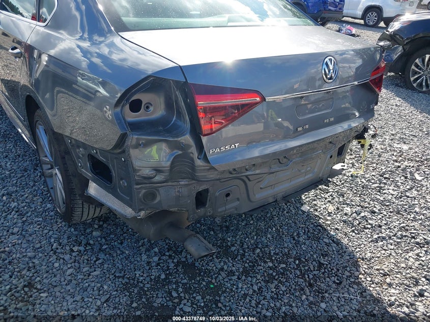 2017 VOLKSWAGEN PASSAT 1.8T R-LINE 1VWDT7A38HC059590
