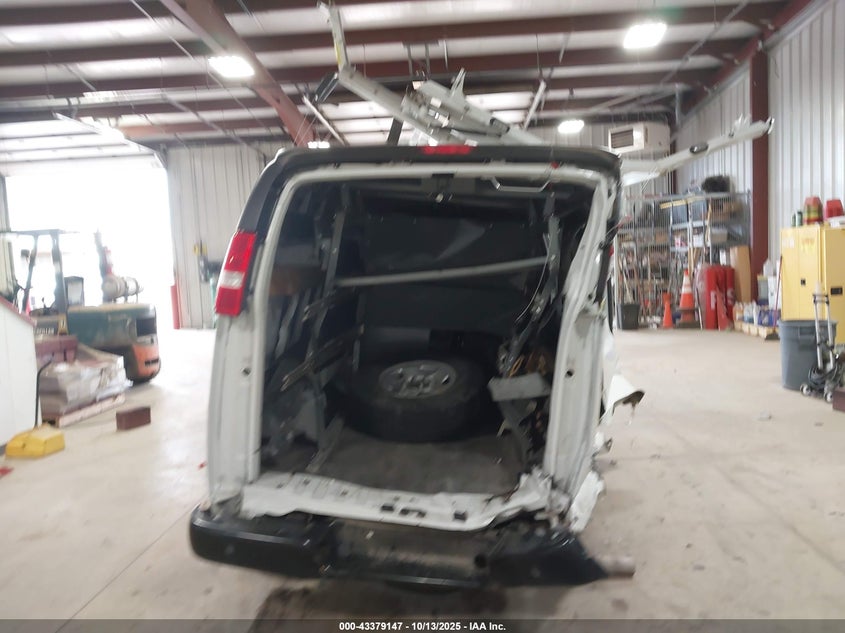 2022 Chevrolet Express Cargo Rwd 2500 Regular Wheelbase Wt VIN: 1GCWGAFP2N1260756 Lot: 43379147