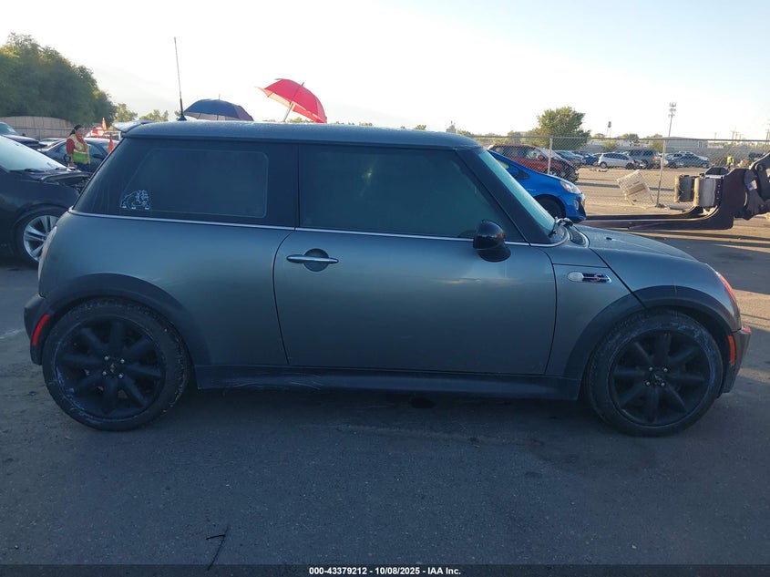2004 Mini Cooper S VIN: WMWRE33424TD89396 Lot: 43379212