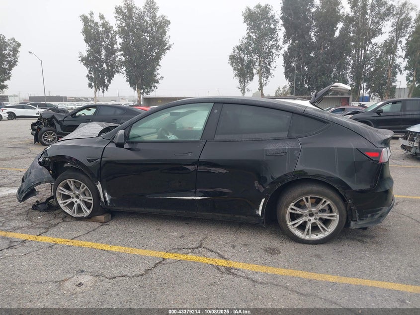 2021 Tesla Model Y Long Range Dual Motor All-Wheel Drive VIN: 5YJYGDEE2MF275046 Lot: 43379214