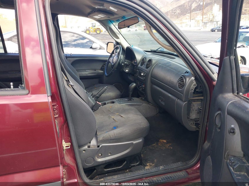 1J4GK48K33W652614 2003 JEEP LIBERTY (NORTH AMERICA) photo no. 5