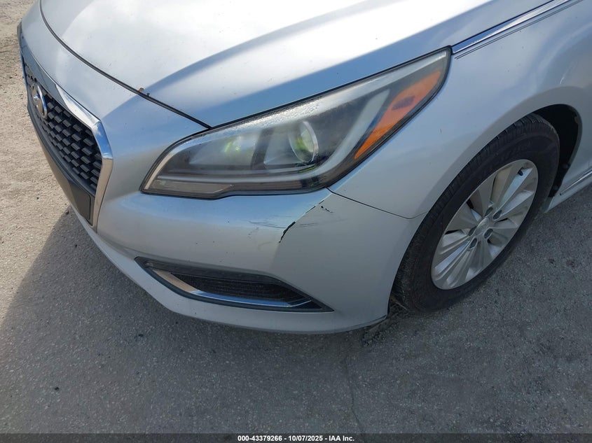 2017 HYUNDAI SONATA HYBRID SE KMHE24L13HA056124
