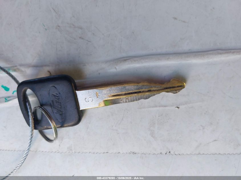 2002 Ford F-250 Lariat/Xl/Xlt VIN: 1FTNW21F22EC40109 Lot: 43379285