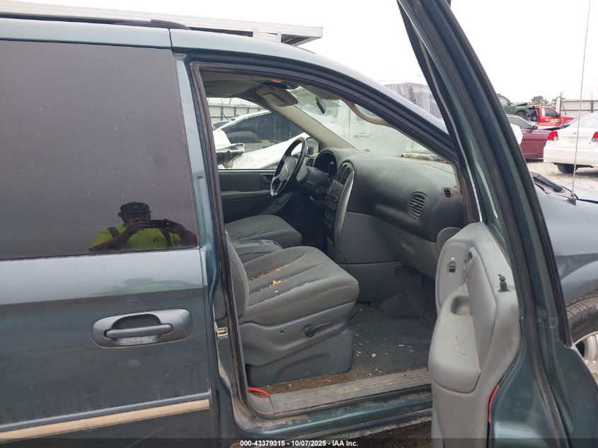 2005 Chrysler Town & Country Touring VIN: 2C4GP54L15R392592 Lot: 43379315