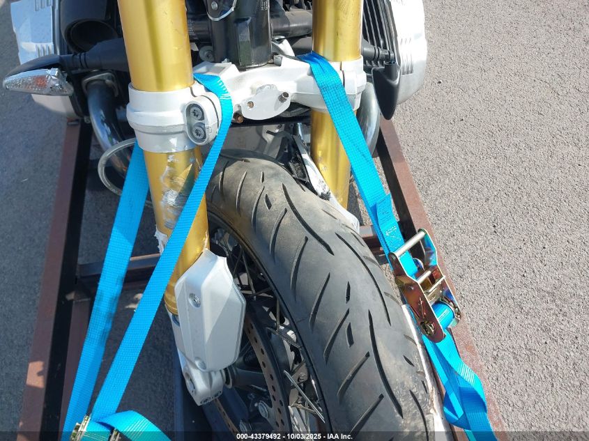 2018 BMW R Nine T VIN: WB10J0305JZ698527 Lot: 43379492