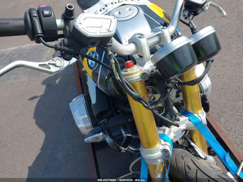 2018 BMW R Nine T VIN: WB10J0305JZ698527 Lot: 43379492