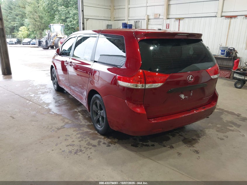 5TDZK3DC9ES505384 2014 TOYOTA SIENNA photo no. 3