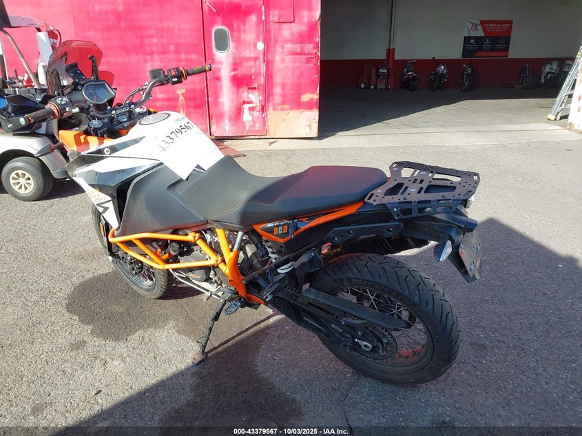 VBKV49401KM906032 2019 KTM  photo no. 3