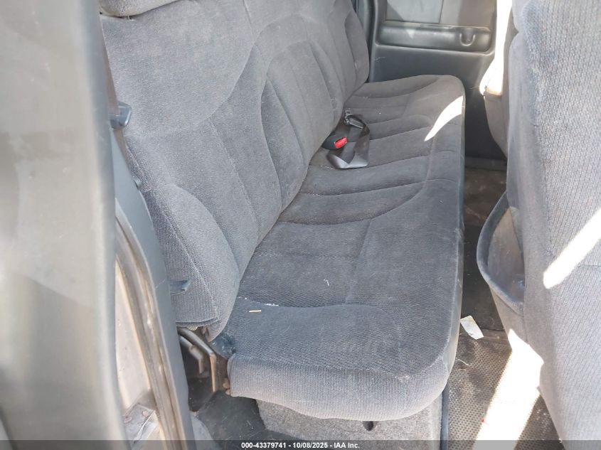 2000 GMC Sierra 1500 Sle VIN: 2GTEC19T8Y1303639 Lot: 43379741