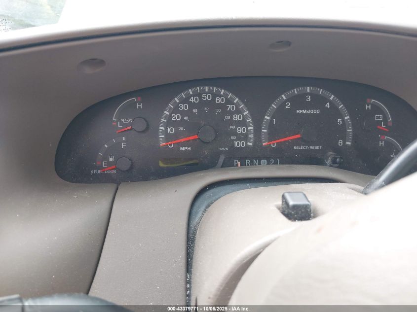 2000 Ford Expedition Xlt VIN: 1FMRU156XYLC11937 Lot: 43379771