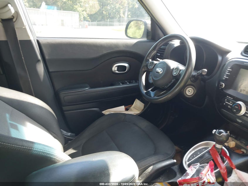 2018 KIA SOUL + KNDJP3A53J7573690