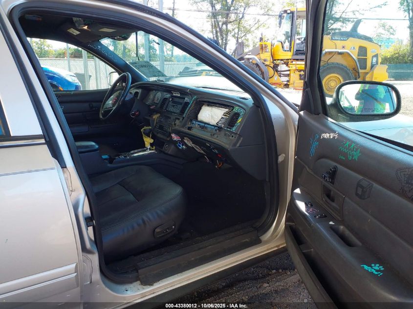 2004 Ford Crown Victoria Lx VIN: 2FAHP74W24X152929 Lot: 43380012