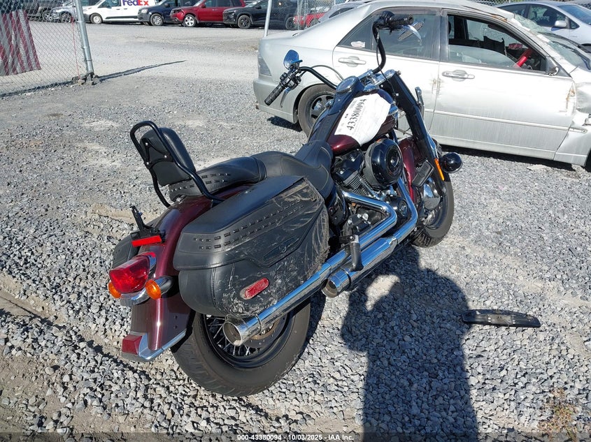 2018 HARLEY-DAVIDSON FLHC HERITAGE CLASSIC - 1HD1YAJ1XJC063308