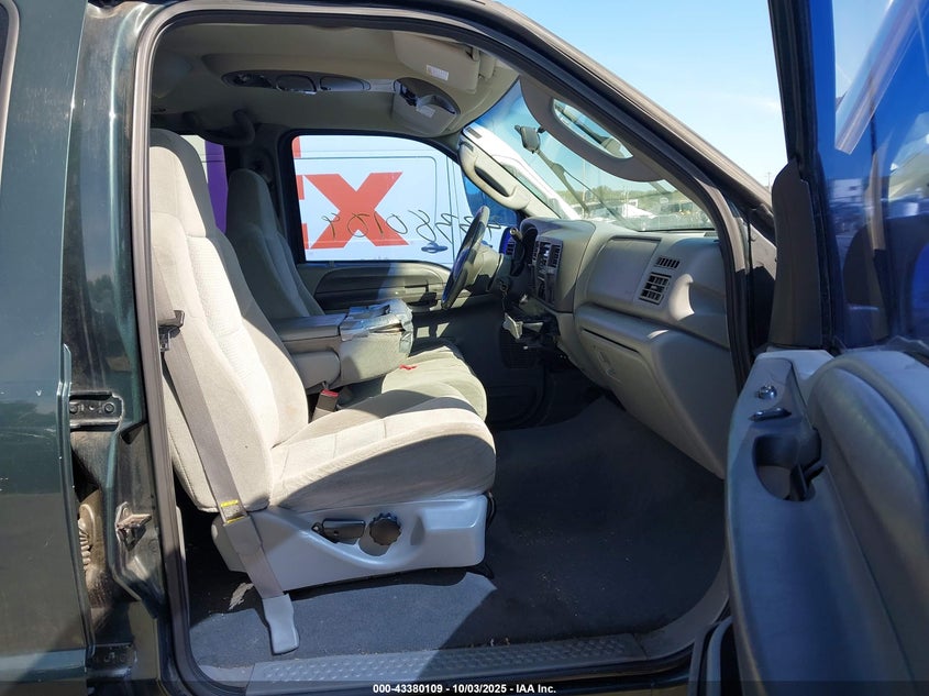 1FMNU41S34EC93009 2004 FORD EXCURSION photo no. 5