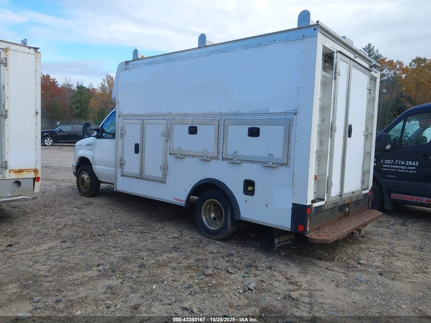 2017 FORD E-350 CUTAWAY auction photo 3