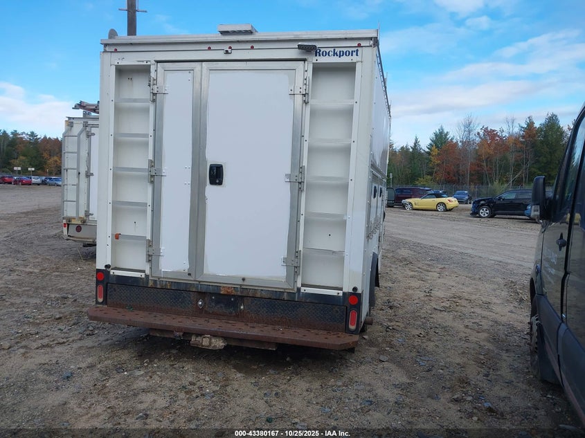 2017 FORD E-350 CUTAWAY auction photo 4
