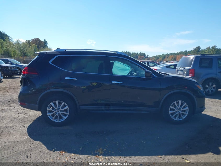 2018 NISSAN ROGUE SV KNMAT2MV1JP549826