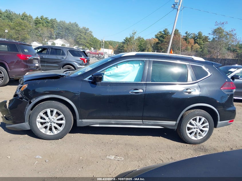 2018 NISSAN ROGUE SV KNMAT2MV1JP549826