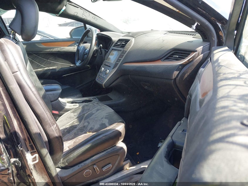 2019 LINCOLN MKC RESERVE - 5LMCJ3D90KUL10111