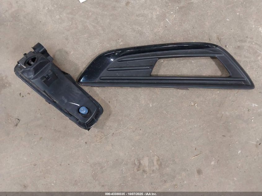 2018 Ford Focus Se VIN: 1FADP3FE5JL210083 Lot: 43380335