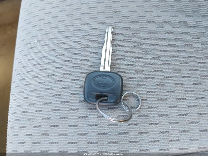 2004 Toyota Camry Le VIN: 4T1BE32K04U332508 Lot: 43380370