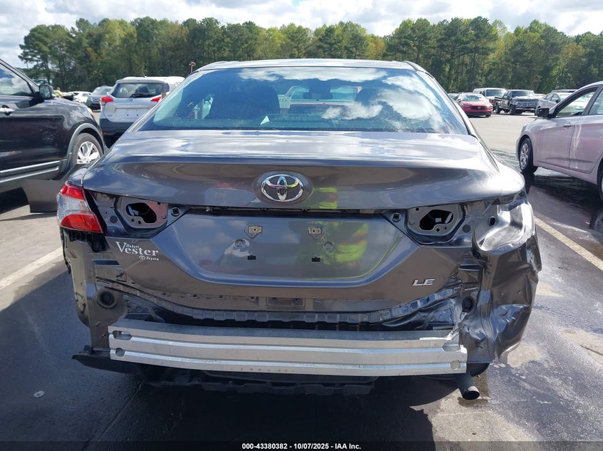 2018 Toyota Camry Le VIN: 4T1B11HKXJU509228 Lot: 43380382