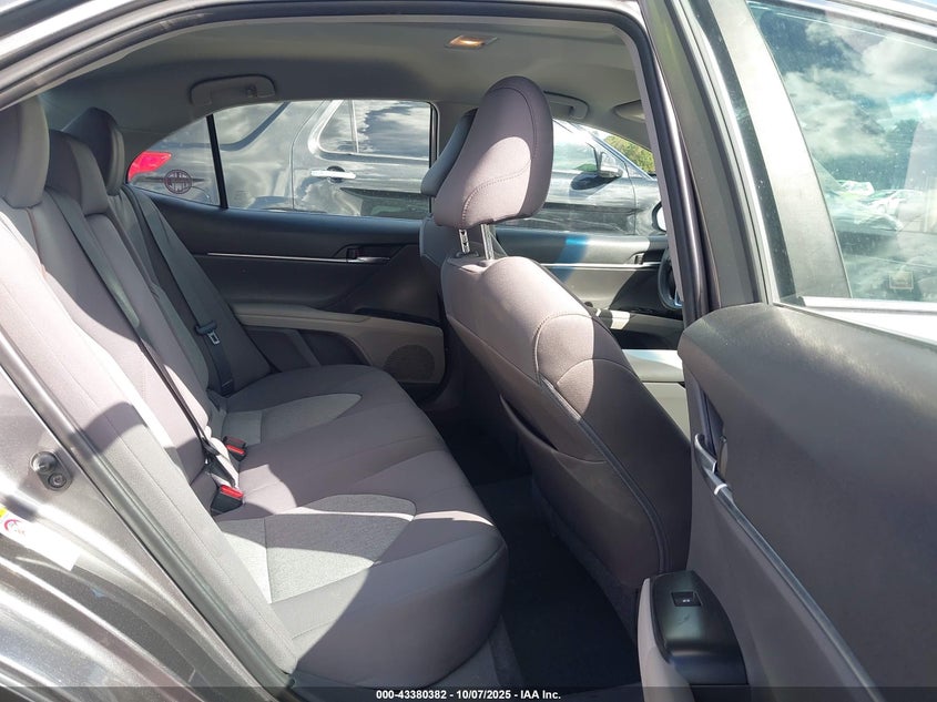 2018 Toyota Camry Le VIN: 4T1B11HKXJU509228 Lot: 43380382