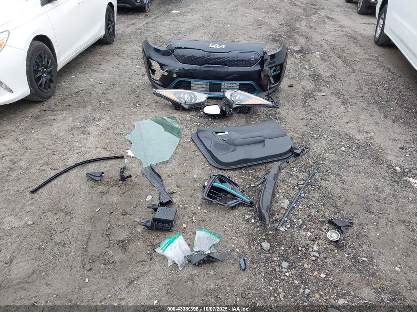 2022 KIA NIRO EV EX KNDCC3LG6N5117784