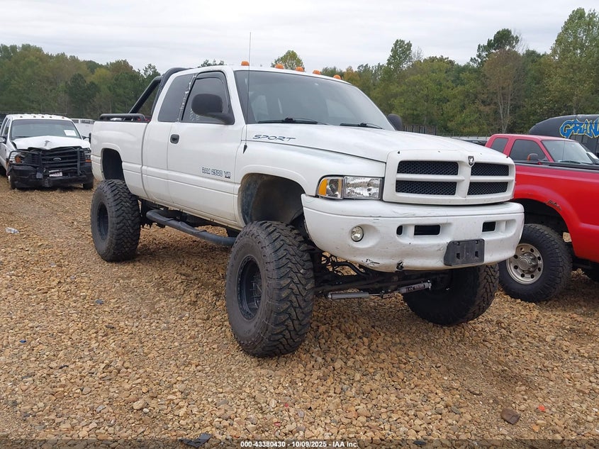 3B7KF23Z1YG121737 2000 Dodge Ram 2500 St auction photo 1