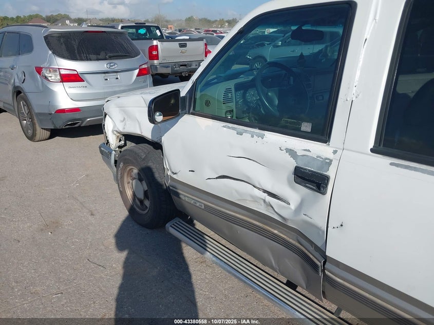 1999 Chevrolet Suburban 1500 Lt VIN: 1GNEC16R2XJ390734 Lot: 43380558