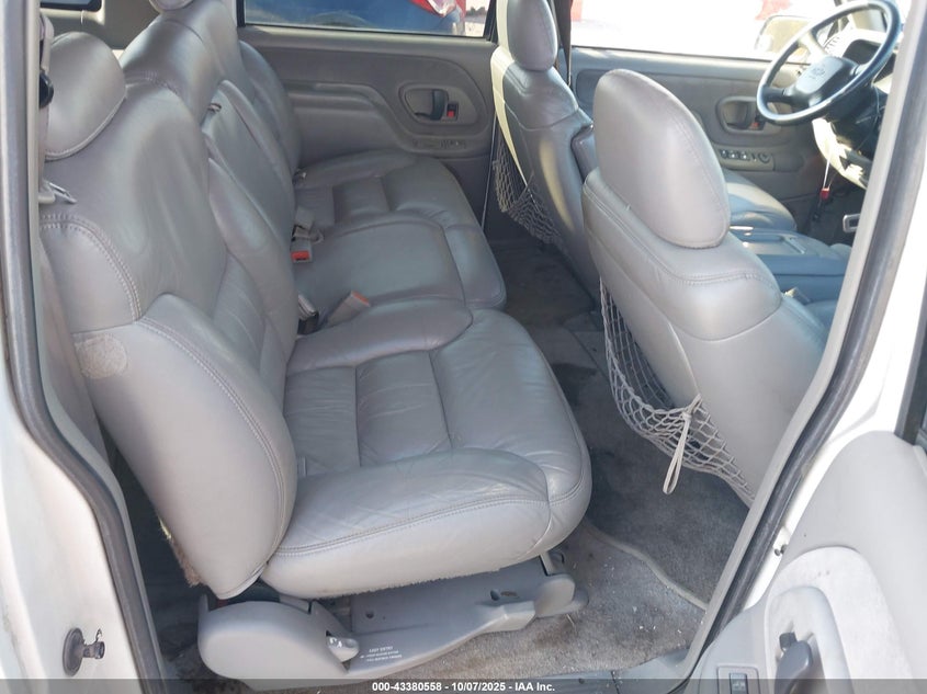 1999 Chevrolet Suburban 1500 Lt VIN: 1GNEC16R2XJ390734 Lot: 43380558